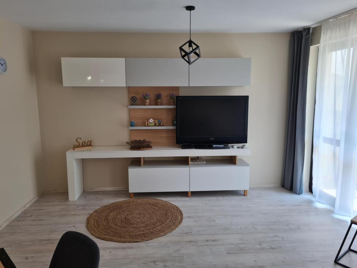 Ilarion 5 At Center Apartment *