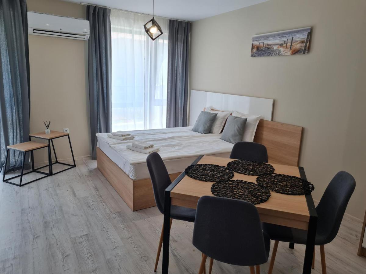 Ilarion 5 At Center Apartment *