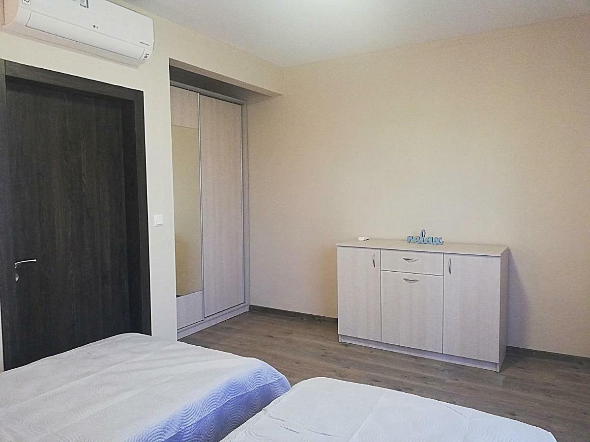 Ilarion 5 At Center Apartment *