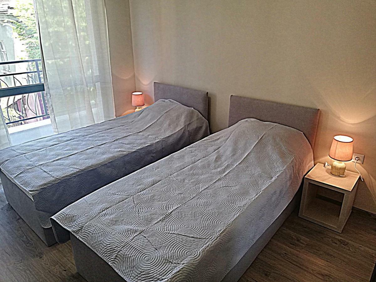 Ilarion 5 At Center Apartment *